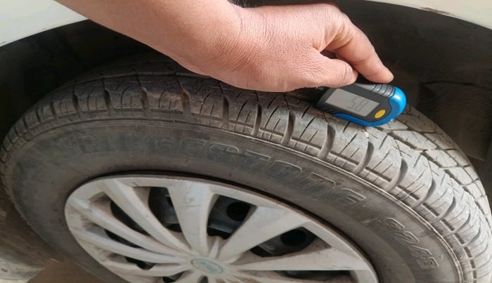 2012 Maruti Swift Dzire VXI, Petrol, Manual, 1,76,915 km, tyre