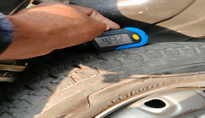 2007 Maruti Alto LXI, Petrol, Manual, 74,009 km, tyre