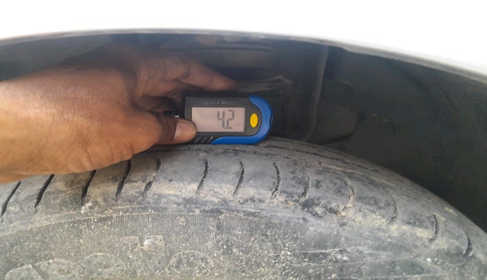 2018 Tata Tiago XE PETROL, CNG, Manual, 1,22,079 km, tyre