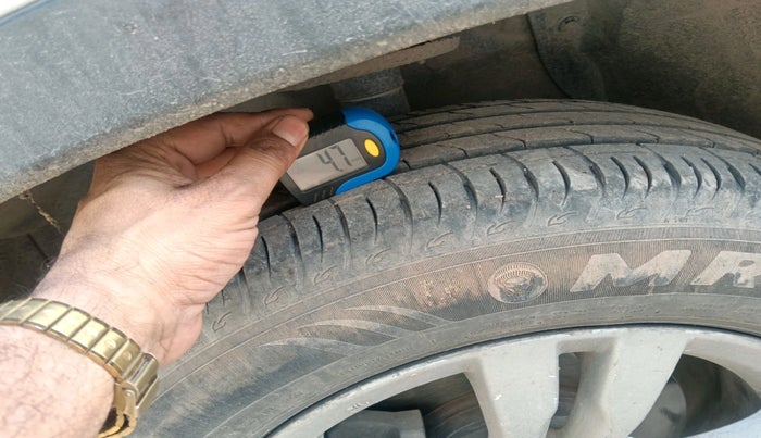 2016 Maruti Vitara Brezza ZDI PLUS, Diesel, Manual, 1,55,259 km, tyre