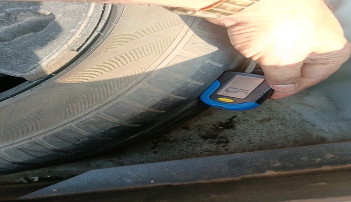 2016 Maruti Vitara Brezza ZDI PLUS, Diesel, Manual, 1,55,259 km, tyre