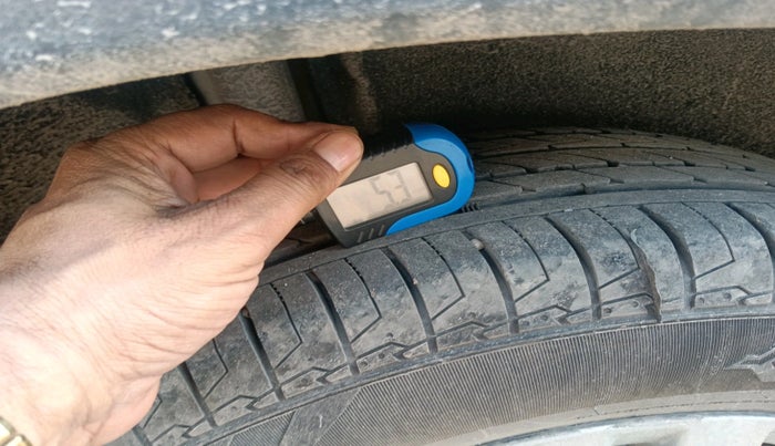 2016 Maruti Vitara Brezza ZDI PLUS, Diesel, Manual, 1,55,259 km, tyre