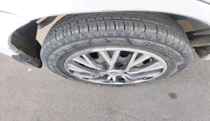 2014 Maruti Alto K10 VXI, Petrol, Manual, 86,136 km, tyre