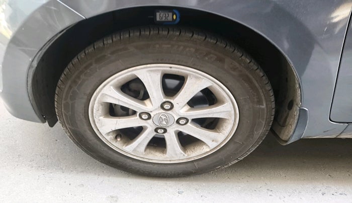 2015 Hyundai Grand i10 ASTA 1.2 KAPPA VTVT, CNG, Manual, 1,41,257 km, tyre