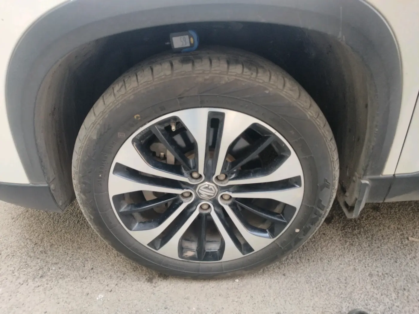2022 MG HECTOR PLUS SHARP 1.5 PETROL TURBO HYBRID MT 6-STR, Petrol, Manual, 39,067 km, tyre