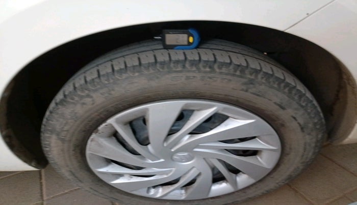 2019 Maruti Ertiga VXI SHVS, Petrol, Manual, 68,041 km, tyre