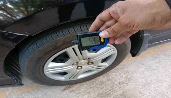 2012 Honda City 1.5L I-VTEC E MT, Petrol, Manual, 1,05,092 km, tyre