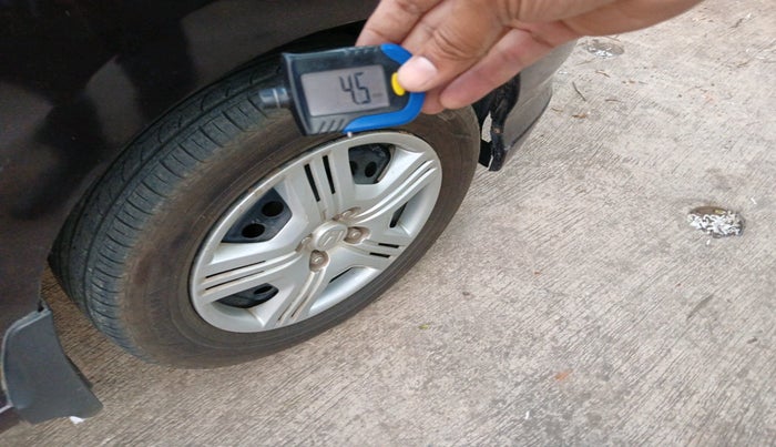 2012 Honda City 1.5L I-VTEC E MT, Petrol, Manual, 1,05,092 km, tyre