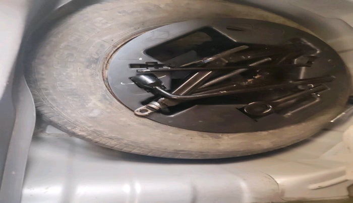 2012 Hyundai i10 MAGNA 1.2, Petrol, Manual, 38,522 km, tyre