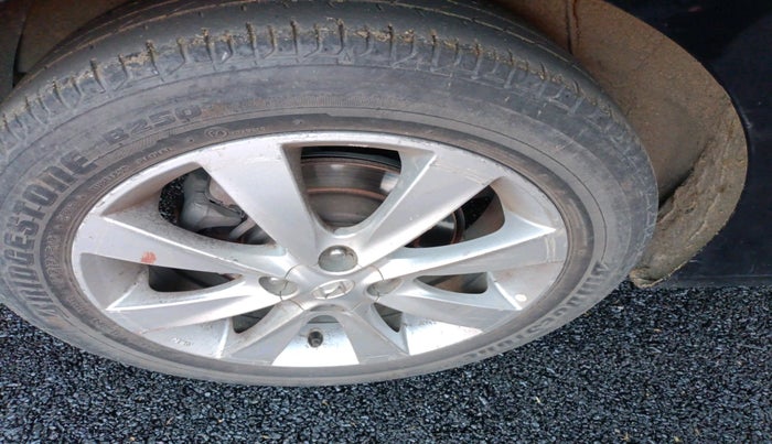 2013 Hyundai Verna FLUIDIC 1.6 CRDI SX, Diesel, Manual, 1,57,509 km, tyre