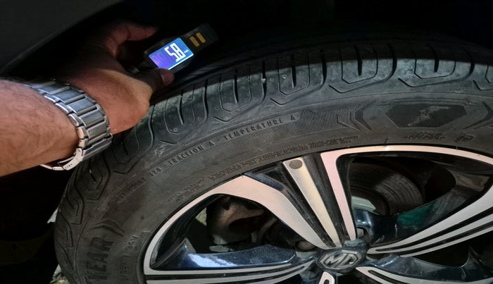 2022 MG ASTOR SAVVY 1.5 CVT, Petrol, Automatic, 18,265 km, tyre