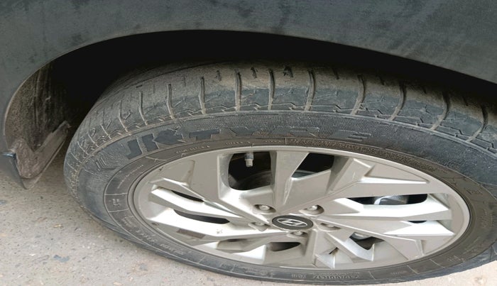 2022 Hyundai Creta SX IVT 1.5 PETROL, Petrol, Automatic, 68,383 km, tyre