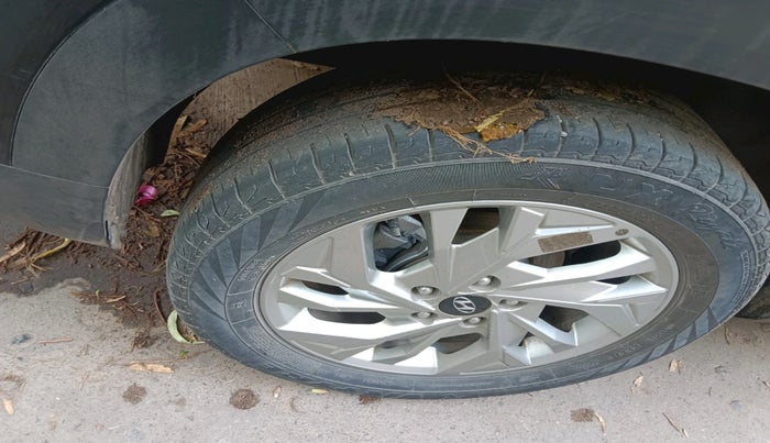 2022 Hyundai Creta SX IVT 1.5 PETROL, Petrol, Automatic, 68,383 km, tyre