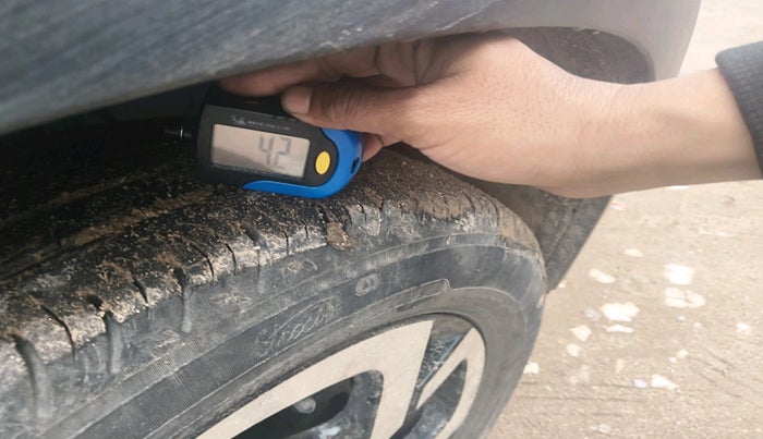 2022 Nissan MAGNITE XV MT, Petrol, Manual, 34,740 km, tyre