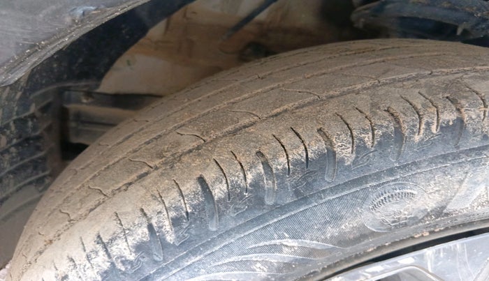 2024 Mahindra XUV 3XO MX3 Pro 1.2 L TCMPFi, Petrol, Manual, 36,990 km, tyre