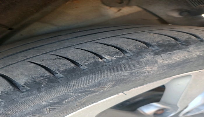 2013 Hyundai Verna FLUIDIC 1.6 CRDI SX AT, Diesel, Automatic, 1,66,551 km, tyre