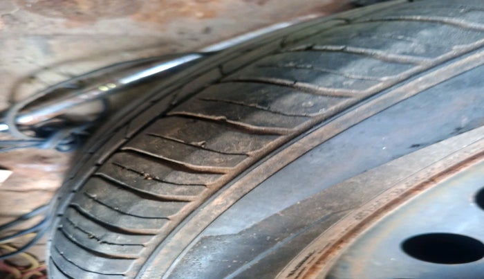 2013 Hyundai Verna FLUIDIC 1.6 CRDI SX AT, Diesel, Automatic, 1,66,551 km, tyre