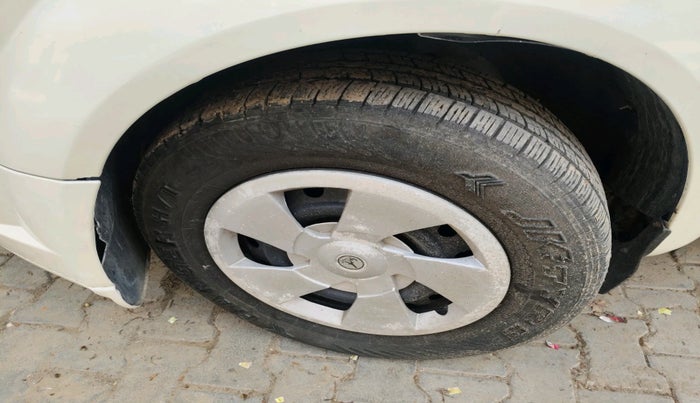 2016 Mahindra XUV500 W4, Diesel, Manual, 2,25,562 km, tyre