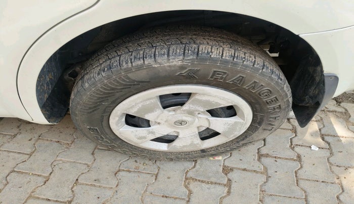 2016 Mahindra XUV500 W4, Diesel, Manual, 2,25,562 km, tyre