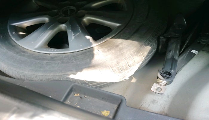 2012 Toyota Corolla petrol, Petrol, Automatic, 86,184 km, tyre