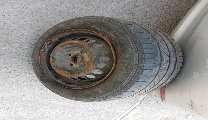 2015 Hyundai Xcent S 1.2, Petrol, Manual, 1,16,502 km, tyre