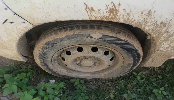 2015 Maruti Alto 800 LXI, CNG, Manual, 99,150 km, tyre