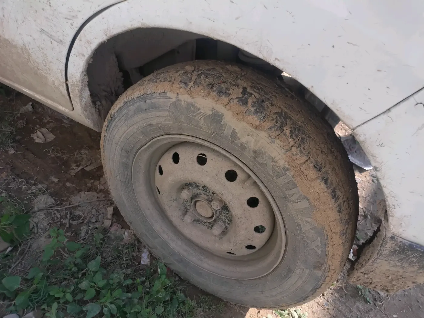 2015 Maruti Alto 800 LXI, CNG, Manual, 99,150 km, tyre