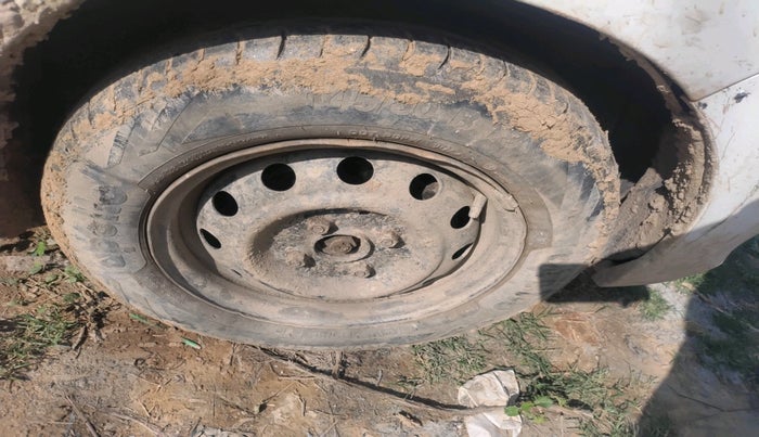 2015 Maruti Alto 800 LXI, CNG, Manual, 99,150 km, tyre