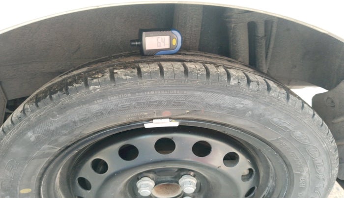 2018 Toyota YARIS VX CVT, Petrol, Automatic, 60,070 km, tyre