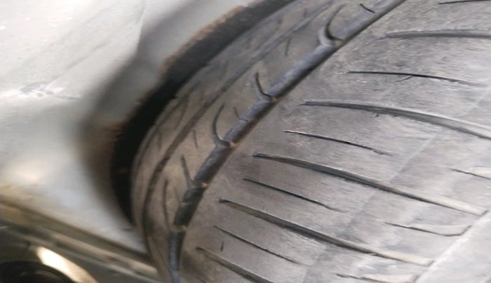 2018 Toyota YARIS VX CVT, Petrol, Automatic, 60,070 km, tyre