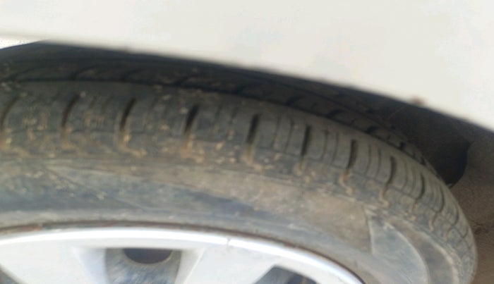 2013 Hyundai Eon MAGNA +, Petrol, Manual, 84,820 km, tyre