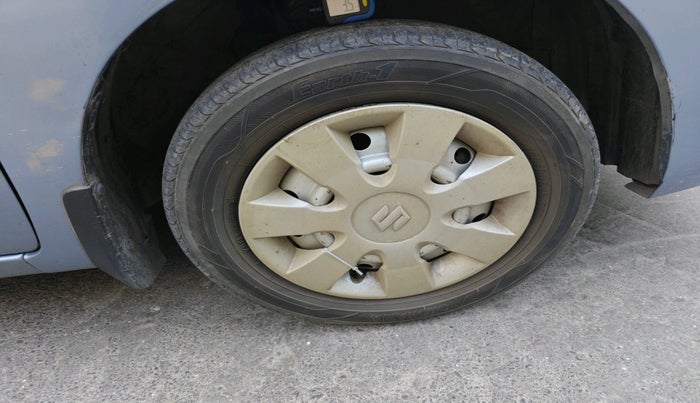 2013 Maruti Wagon R 1.0 LXI CNG, CNG, Manual, 73,613 km, tyre