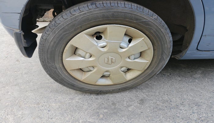 2013 Maruti Wagon R 1.0 LXI CNG, CNG, Manual, 73,613 km, tyre