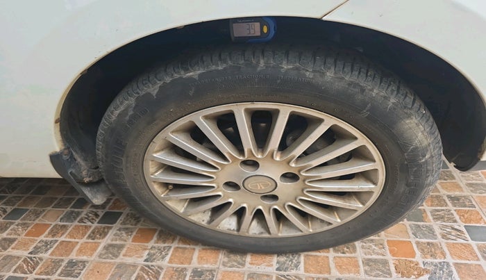 2014 Tata Zest XMS PETROL, Petrol, Manual, 54,607 km, tyre