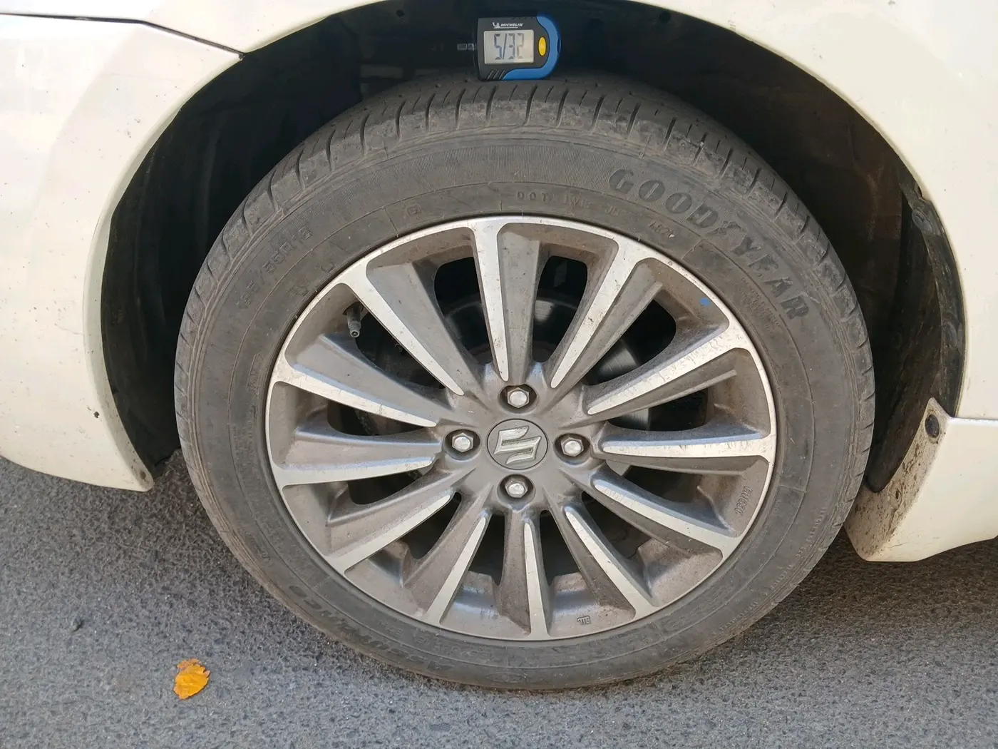 2022 Maruti Ciaz ALPHA  AT 1.5 SHVS PETROL, Petrol, Automatic, 23,182 km, tyre
