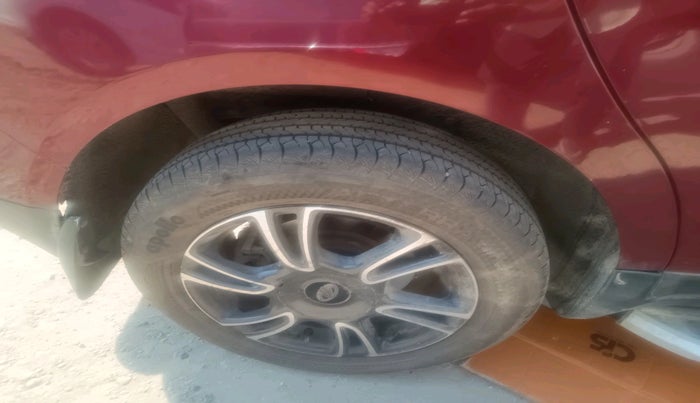 2018 Mahindra MARAZZO M8 7 STR, Diesel, Manual, 93,108 km, tyre