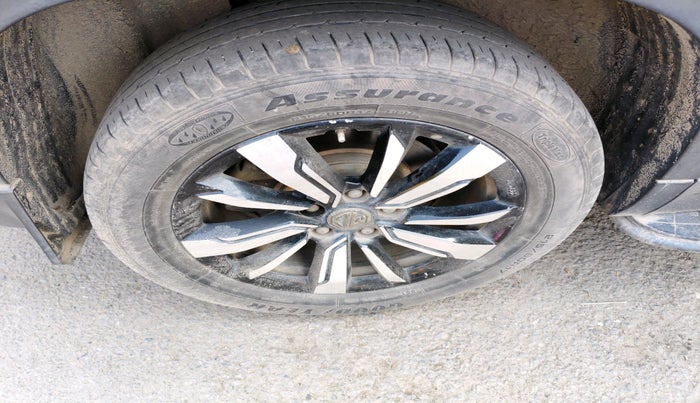 2020 MG HECTOR SHARP 1.5 DCT PETROL, Petrol, Automatic, 29,916 km, tyre