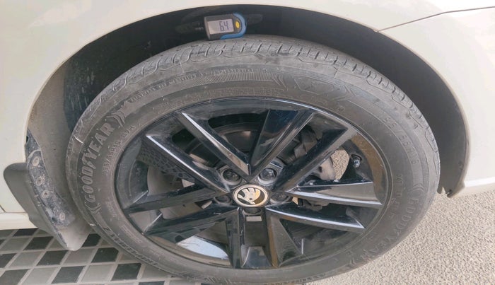 2020 Skoda Rapid 1.0 AMBITION TSI MT, Petrol, Manual, 49,278 km, tyre