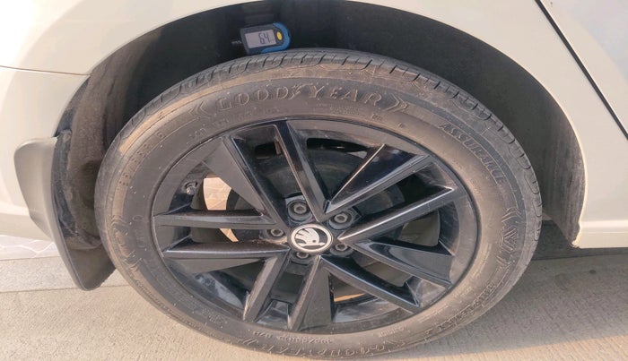 2020 Skoda Rapid 1.0 AMBITION TSI MT, Petrol, Manual, 49,278 km, tyre