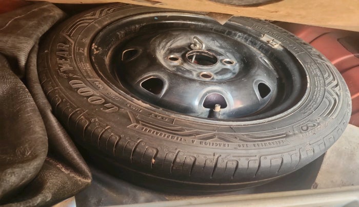 2013 Maruti Alto K10 VXI, Petrol, Manual, 97,815 km, tyre