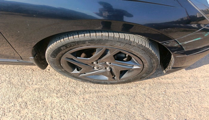 2021 Hyundai NEW I20 SPORTZ 1.2 MT, Petrol, Manual, 35,038 km, tyre