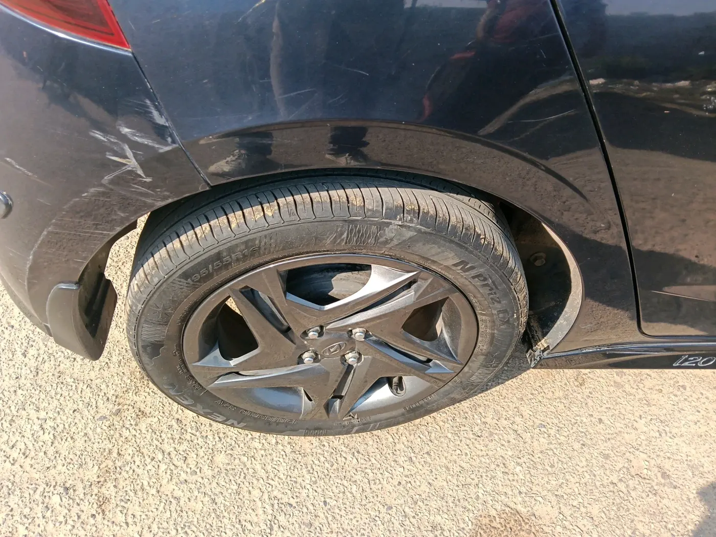 2021 Hyundai NEW I20 SPORTZ 1.2 MT, Petrol, Manual, 35,038 km, tyre