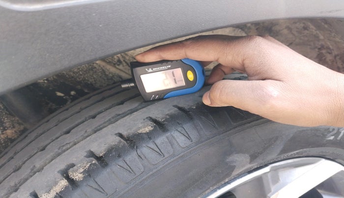 2019 Hyundai VENUE SX 1.4 CRDI, Diesel, Manual, 1,80,827 km, tyre