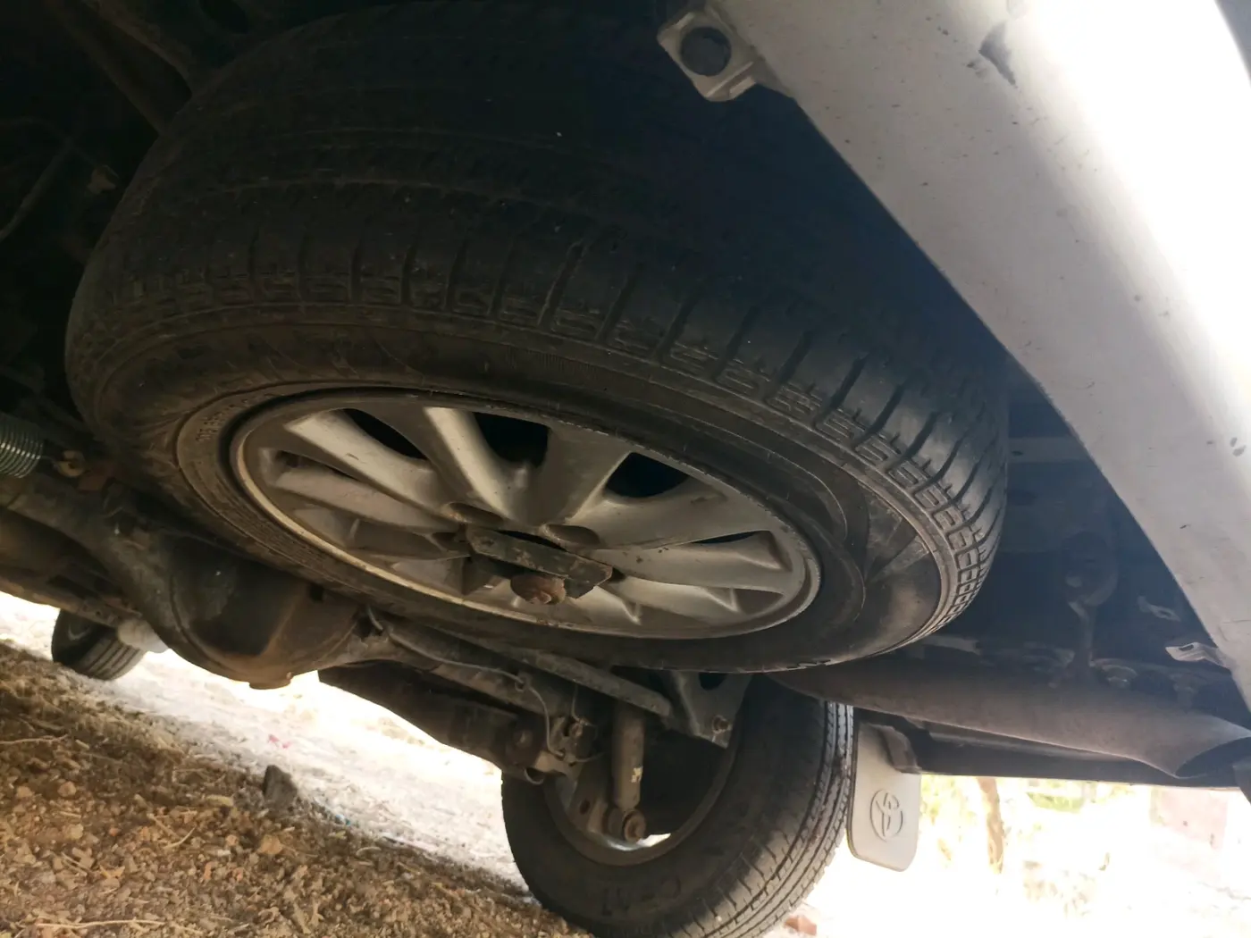 2012 Toyota Innova VX 2.5 7 STR, Diesel, Manual, 1,54,411 km, tyre