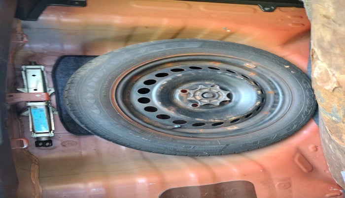 2017 Hyundai Grand i10 SPORTZ (O) 1.2 KAPPA VTVT, Petrol, Manual, 37,242 km, tyre