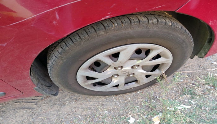 2017 Hyundai Grand i10 SPORTZ (O) 1.2 KAPPA VTVT, Petrol, Manual, 37,242 km, tyre