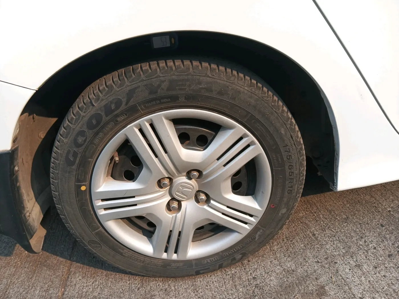 2009 Honda City 1.5L I-VTEC S MT, Petrol, Manual, 1,34,194 km, tyre