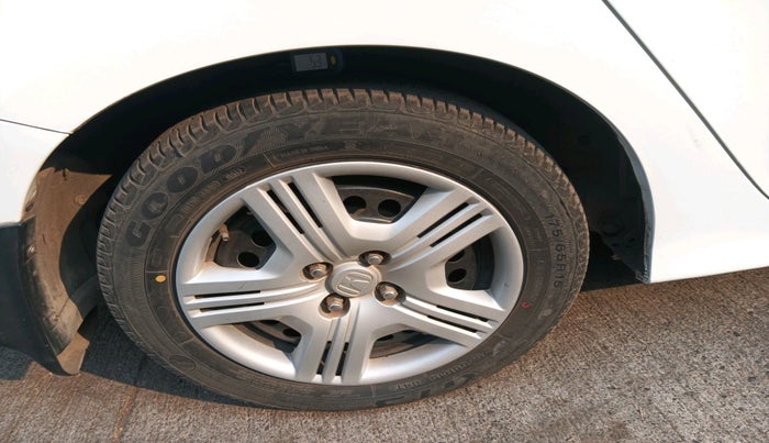 2009 Honda City 1.5L I-VTEC S MT, Petrol, Manual, 1,34,194 km, tyre