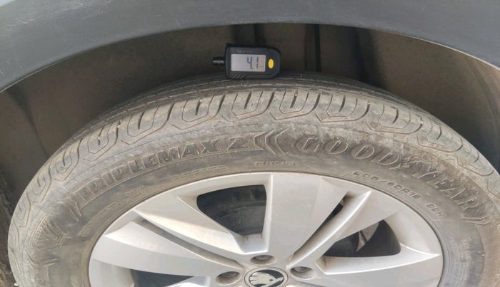 2022 Skoda KUSHAQ AMBITION 1.0L TSI AT, Petrol, Automatic, 22,395 km, tyre