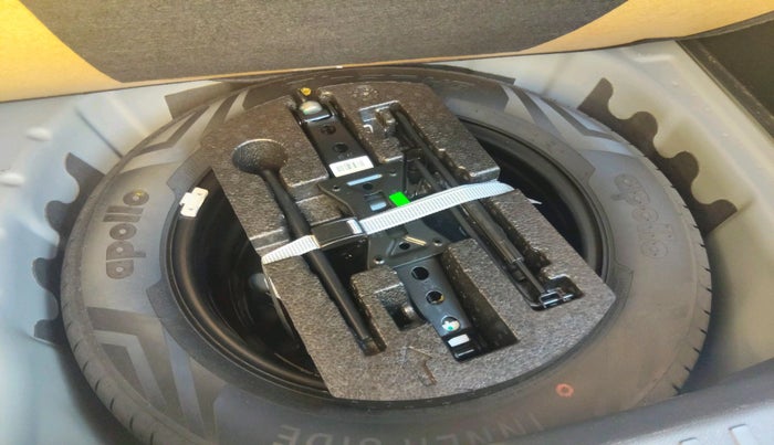 2022 Skoda KUSHAQ AMBITION 1.0L TSI AT, Petrol, Automatic, 22,395 km, tyre